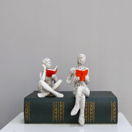 Home Furnishings Leisure Reading Girl Resin Sitting Carving Statues